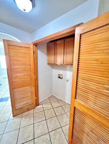 615 Candelaria Road NW, Albuquerque, NM 87107