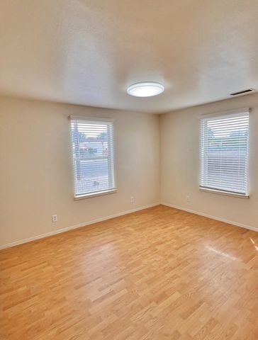 615 Candelaria Road NW, Albuquerque, NM 87107