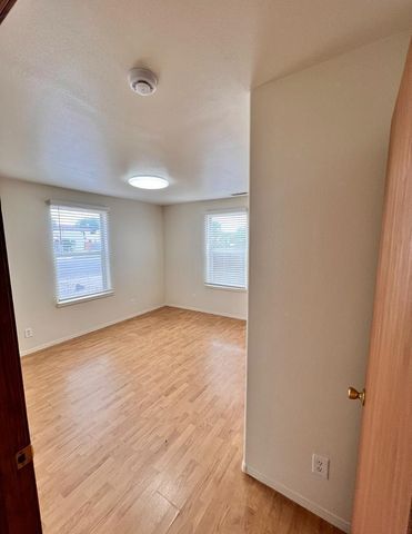 615 Candelaria Road NW, Albuquerque, NM 87107