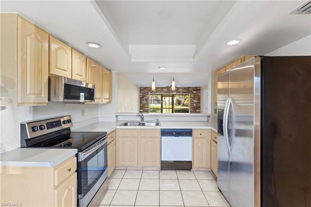 5697 Rattlesnake Hammock Rd Apt 105C 105, Naples, FL 34113