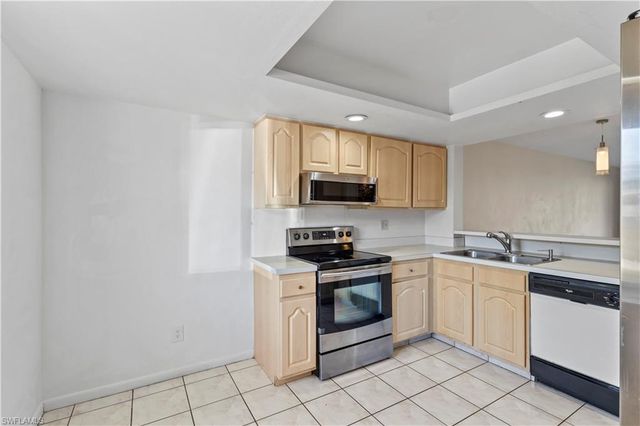 5697 Rattlesnake Hammock Rd Apt 105C 105, Naples, FL 34113