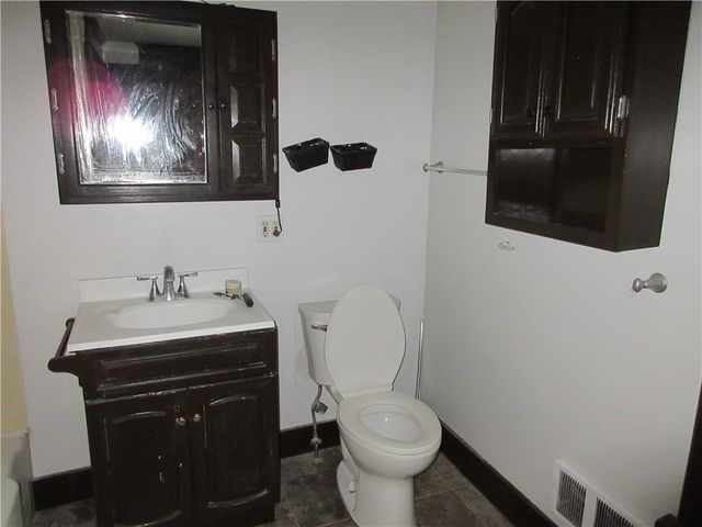 227 Wurtemburg Rd, Ellwood City, PA 16117