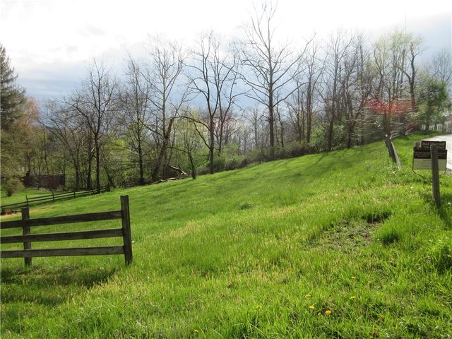 227 Wurtemburg Rd, Ellwood City, PA 16117