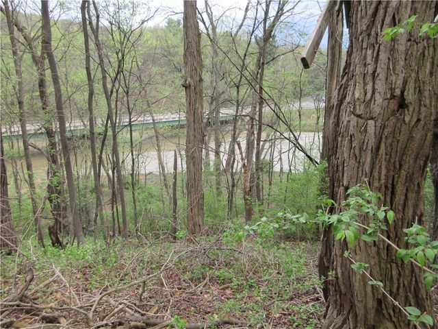 227 Wurtemburg Rd, Ellwood City, PA 16117