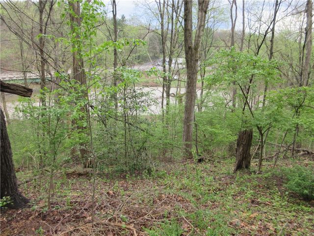 227 Wurtemburg Rd, Ellwood City, PA 16117