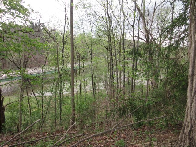 227 Wurtemburg Rd, Ellwood City, PA 16117