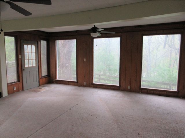227 Wurtemburg Rd, Ellwood City, PA 16117