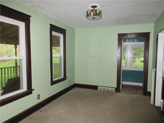 227 Wurtemburg Rd, Ellwood City, PA 16117