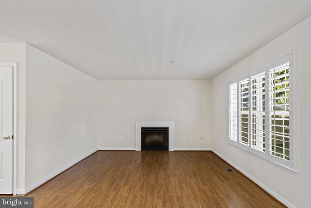 8701 LINDENDALE DR, Laurel, MD 20707