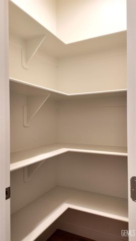 10812 Tatuk Way, Bakersfield, CA 93311