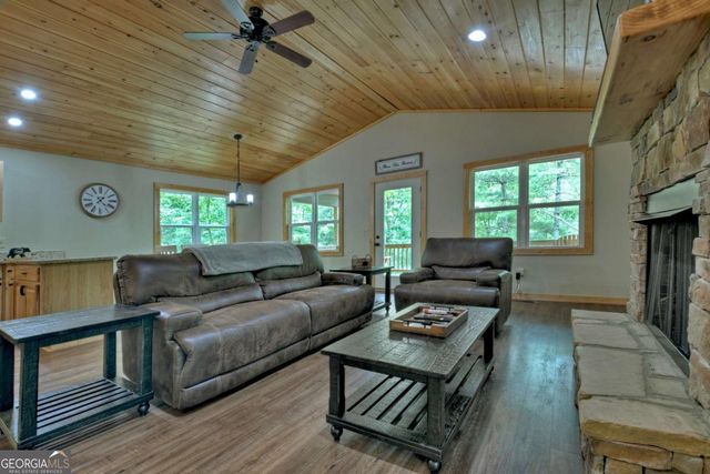 298 Spindrift Court, Ellijay, GA 30540