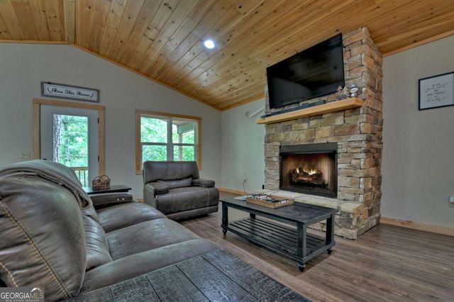 298 Spindrift Court, Ellijay, GA 30540