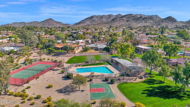 2818 E CALAVEROS Drive, Phoenix, AZ 85028