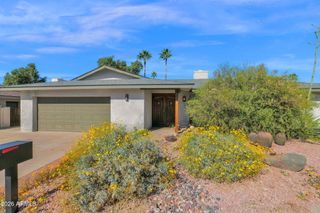 2818 E CALAVEROS Drive, Phoenix, AZ 85028
