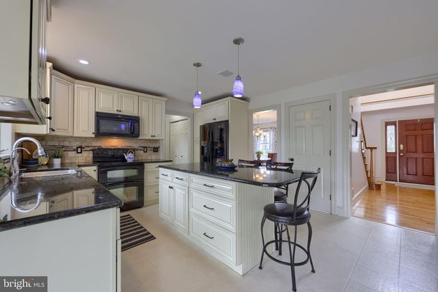 421 RHODA DRIVE, Lancaster, PA 17601