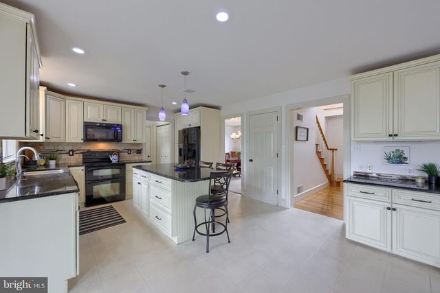421 RHODA DRIVE, Lancaster, PA 17601