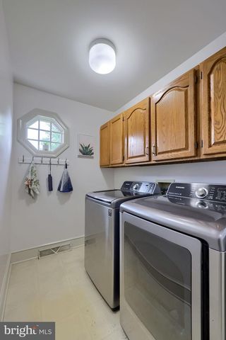 421 RHODA DRIVE, Lancaster, PA 17601