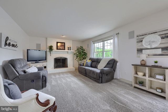 421 RHODA DRIVE, Lancaster, PA 17601