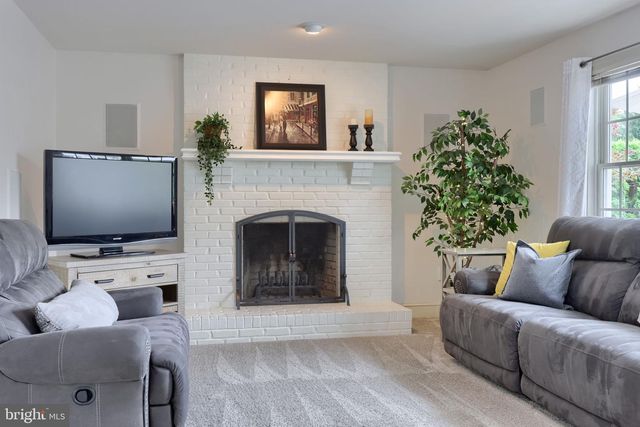 421 RHODA DRIVE, Lancaster, PA 17601