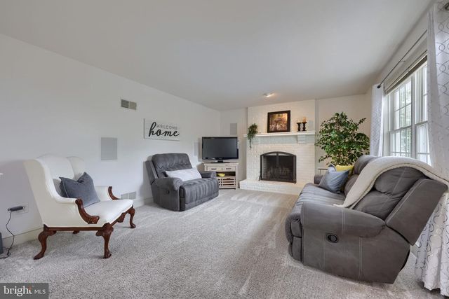 421 RHODA DRIVE, Lancaster, PA 17601