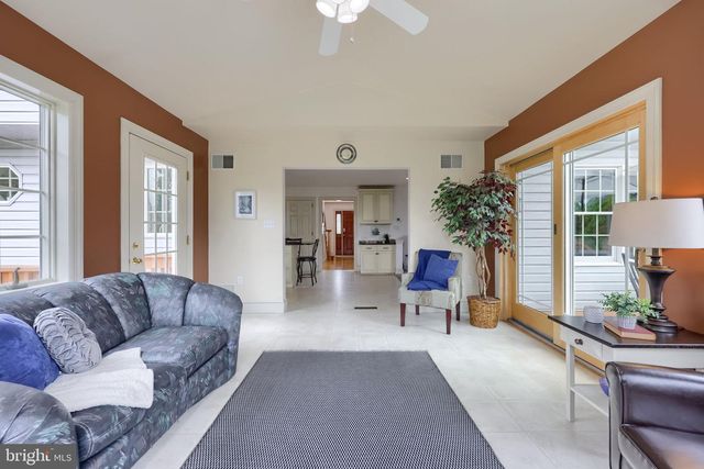 421 RHODA DRIVE, Lancaster, PA 17601