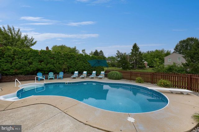 421 RHODA DRIVE, Lancaster, PA 17601