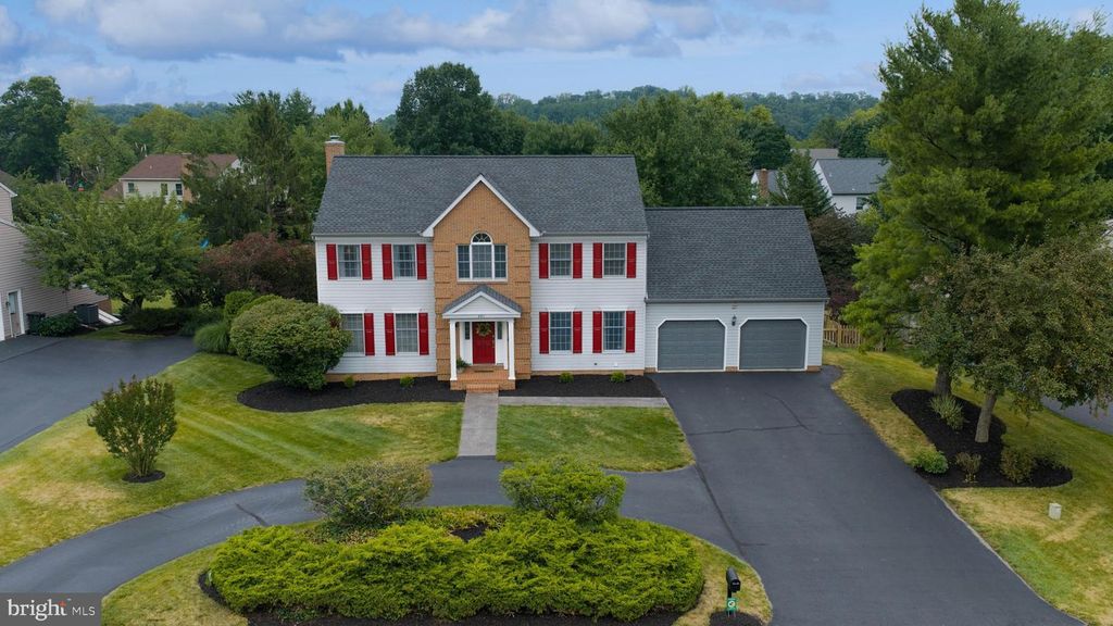 421 RHODA DRIVE, Lancaster, PA 17601