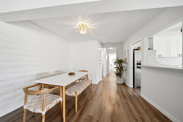 2544 Navarra Dr 12, Carlsbad, CA 92009