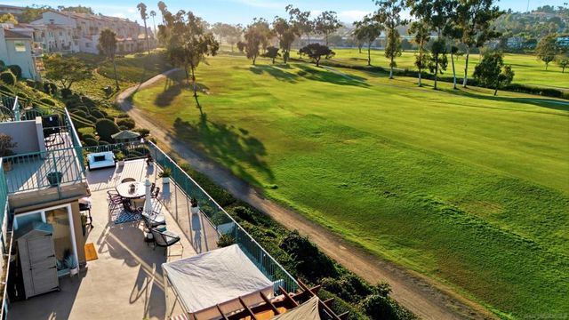 2544 Navarra Dr 12, Carlsbad, CA 92009