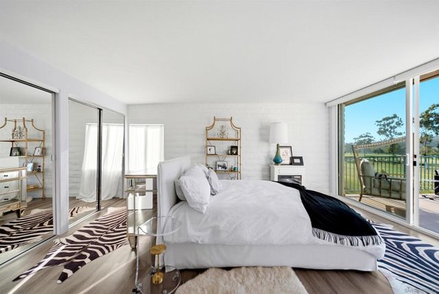 2544 Navarra Dr 12, Carlsbad, CA 92009
