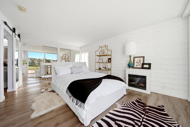 2544 Navarra Dr 12, Carlsbad, CA 92009