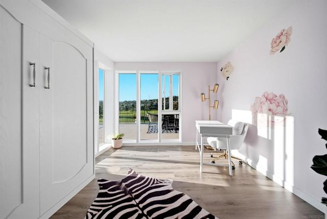 2544 Navarra Dr 12, Carlsbad, CA 92009
