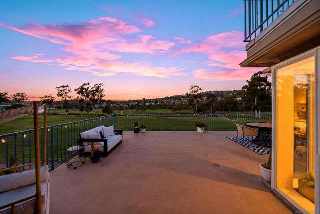 2544 Navarra Dr 12, Carlsbad, CA 92009