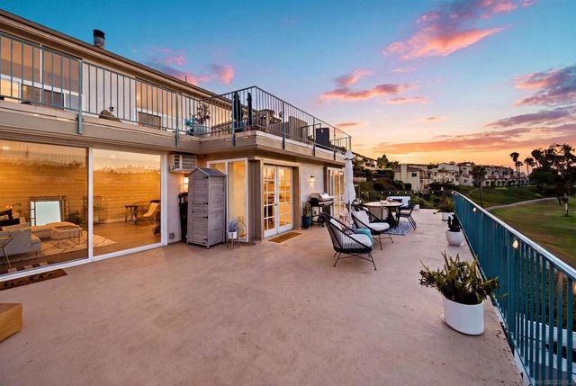 2544 Navarra Dr 12, Carlsbad, CA 92009