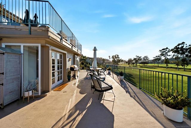 2544 Navarra Dr 12, Carlsbad, CA 92009