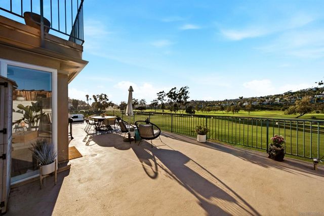 2544 Navarra Dr 12, Carlsbad, CA 92009