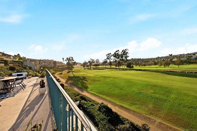 2544 Navarra Dr 12, Carlsbad, CA 92009