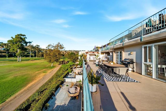 2544 Navarra Dr 12, Carlsbad, CA 92009