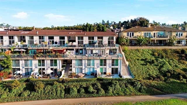 2544 Navarra Dr 12, Carlsbad, CA 92009
