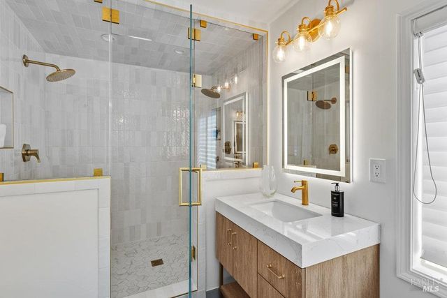 1022 Berry Ln, Napa, CA 94558