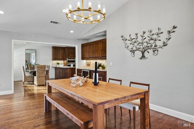 1022 Berry Ln, Napa, CA 94558