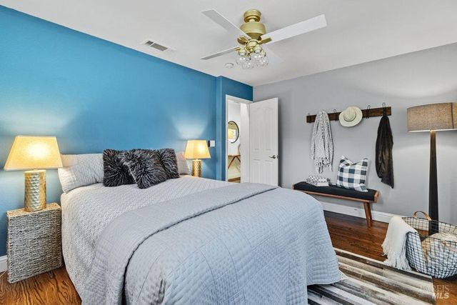 1022 Berry Ln, Napa, CA 94558