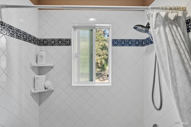 1022 Berry Ln, Napa, CA 94558