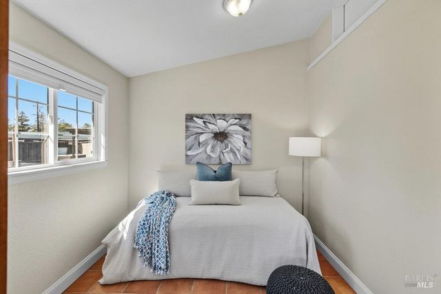 1022 Berry Ln, Napa, CA 94558