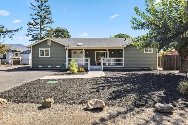 1022 Berry Ln, Napa, CA 94558