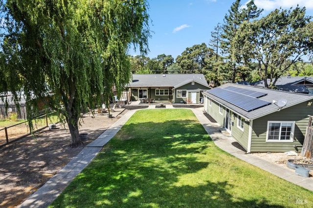 1022 Berry Ln, Napa, CA 94558