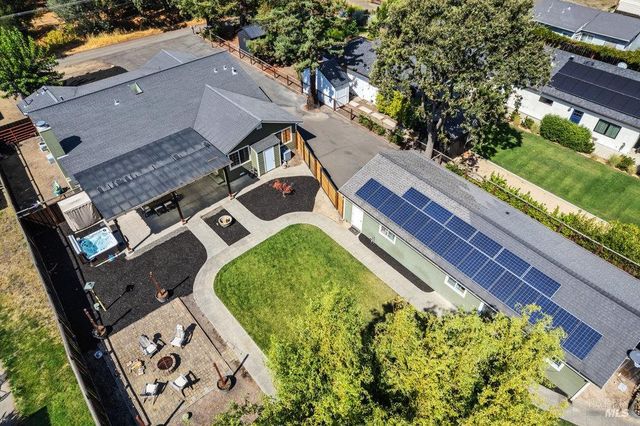 1022 Berry Ln, Napa, CA 94558