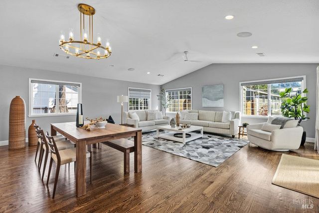 1022 Berry Ln, Napa, CA 94558