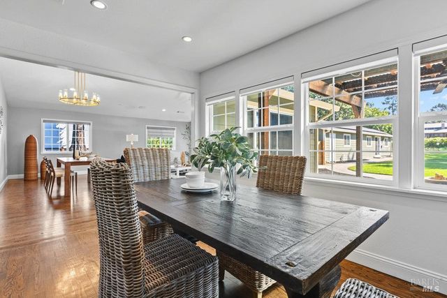 1022 Berry Ln, Napa, CA 94558