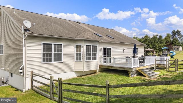 54 WALNUT DR W, Bernville, PA 19506